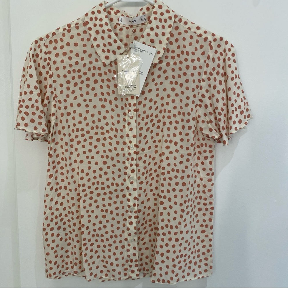 NWT MNG Polka Dot, Short Flutter Sleeve Blouse, Size 2